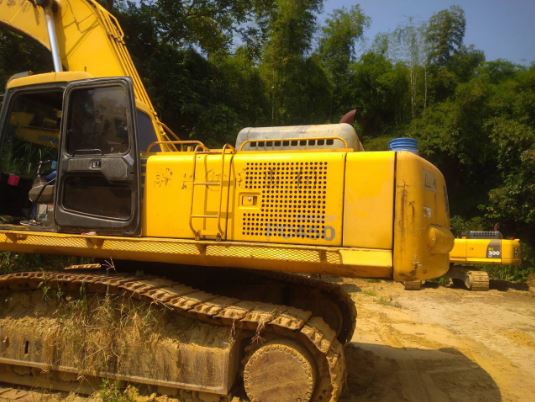 Komatsu PC450-6 - Xe Nâng Minh Quân - Công Ty TNHH TTNT Và DV TM XD Minh Quân